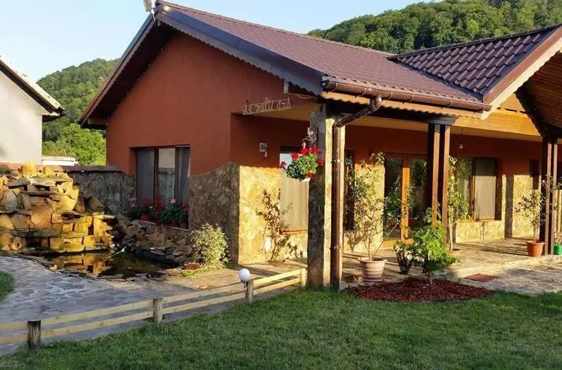 Pensiunea Raiul Munților