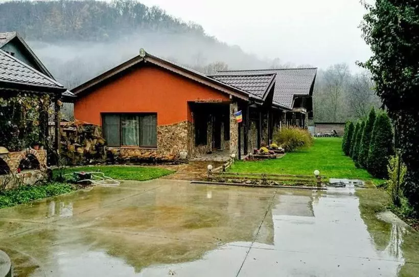 Pensiunea Raiul Munților