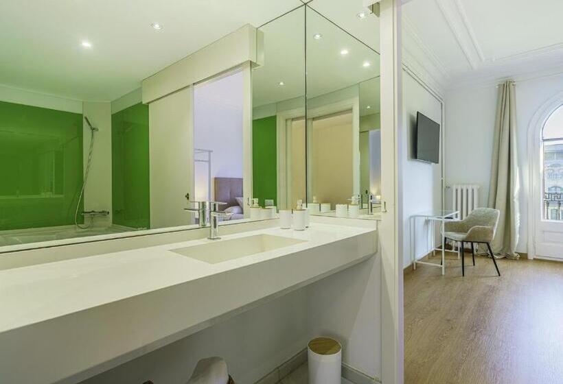 Sibsbcn Paseodegracia Luxury Exclusive Gaudi