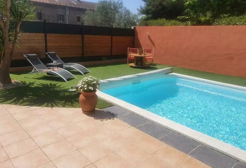 Aamiaismajoitus (B&B) La Salamandre De Camargue