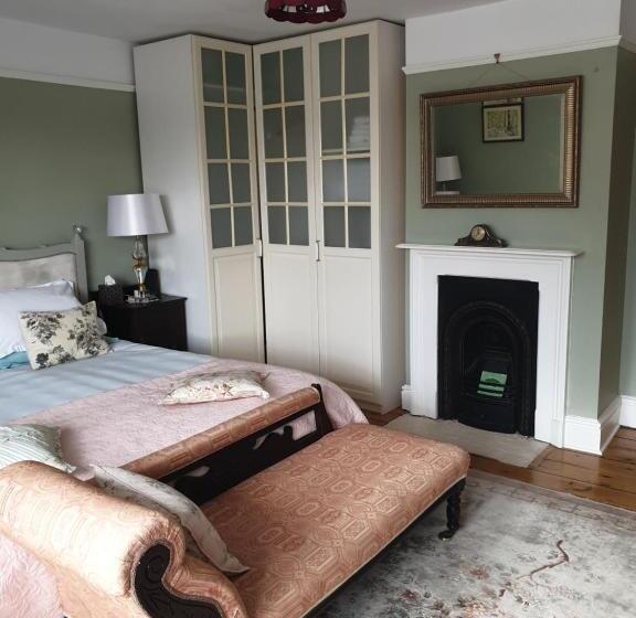 Harry S Bed And Breakfast