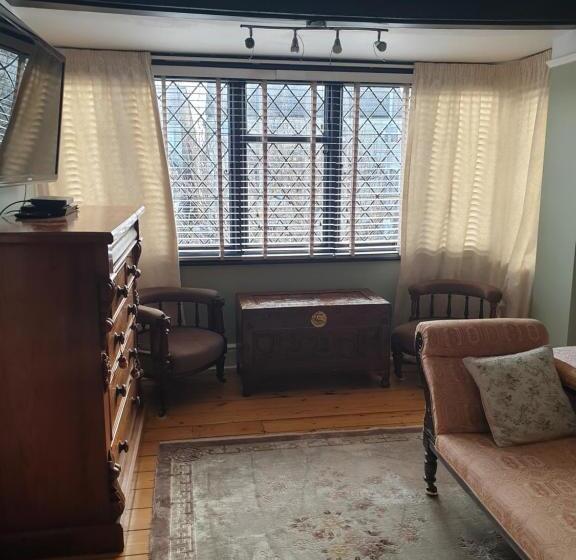 Harry S Bed And Breakfast