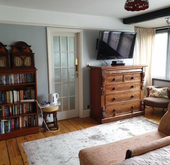 Harry S Bed And Breakfast