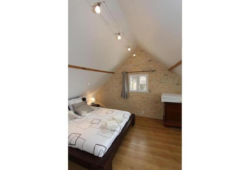 La Salamandrine, à 600 M Du Centre Historique Par Un Sentier