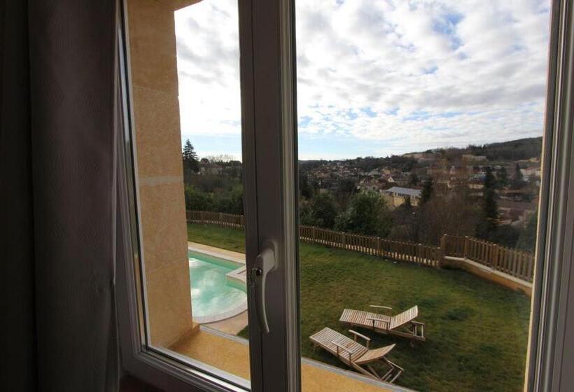 La Salamandrine, à 600 M Du Centre Historique Par Un Sentier