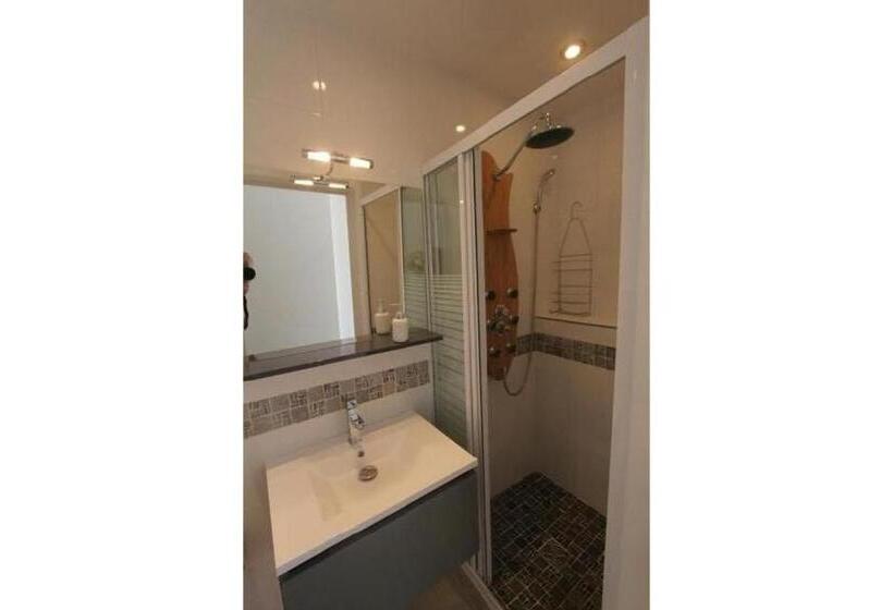 La Salamandrine, à 600 M Du Centre Historique Par Un Sentier