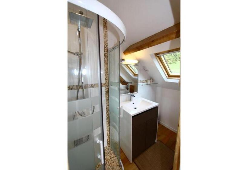 La Salamandrine, à 600 M Du Centre Historique Par Un Sentier