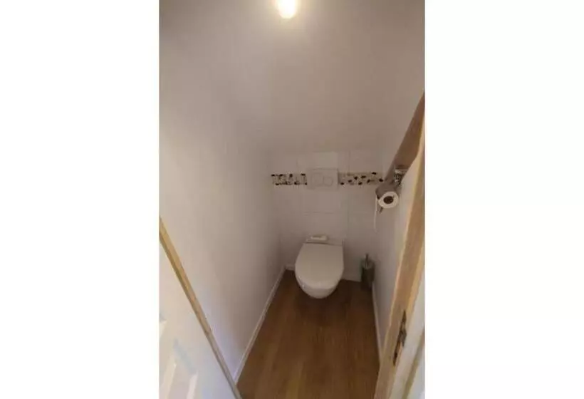 La Salamandrine, à 600 M Du Centre Historique Par Un Sentier