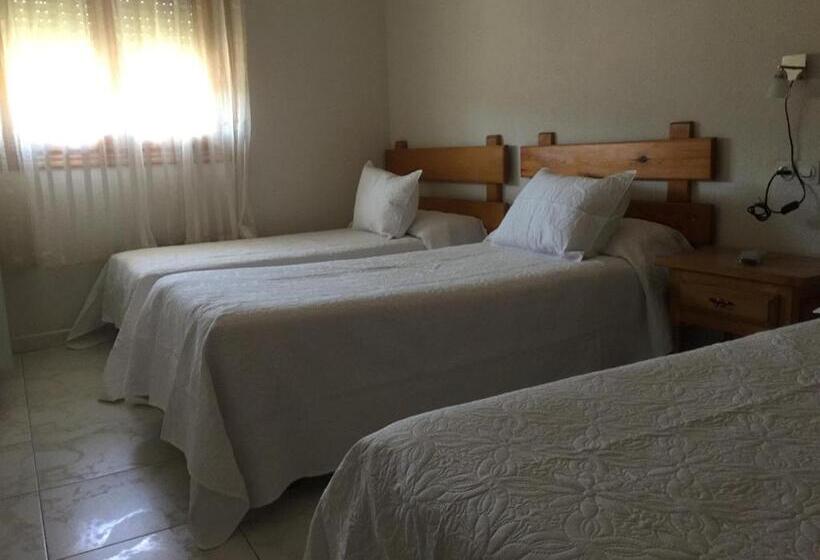 پانسیون Hostal Sierra De Gredos