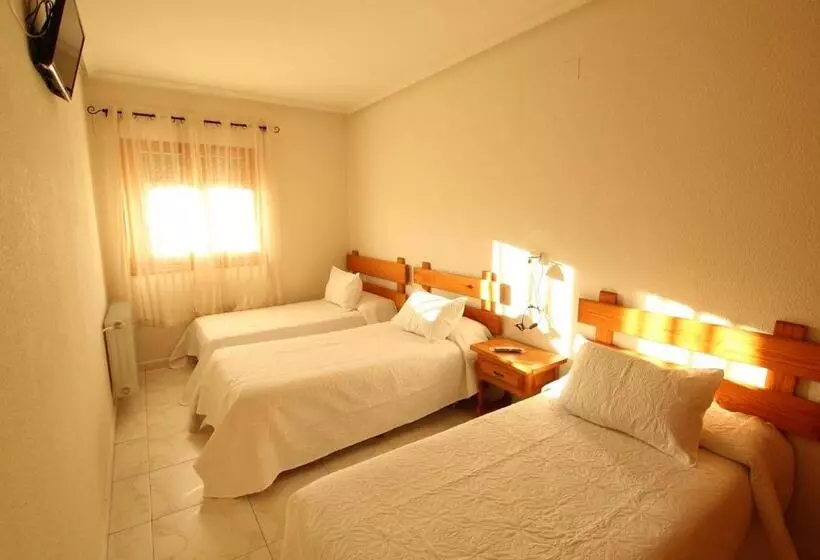 Majatalo Hostal Sierra De Gredos