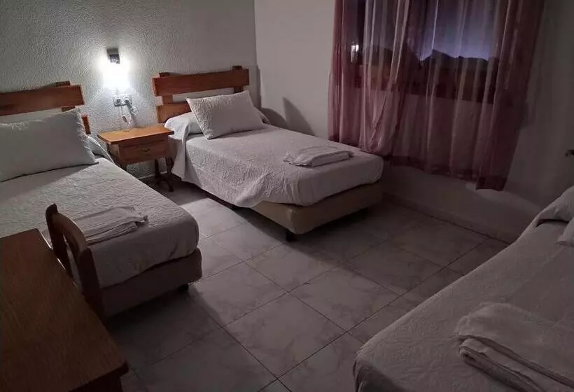 Majatalo Hostal Sierra De Gredos