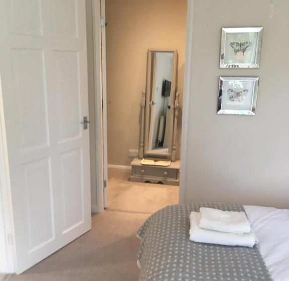 פנסיון The Garden Room