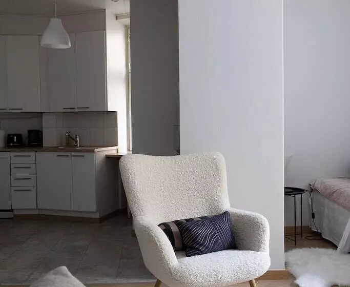 2ndhomes Bright 1br Apartment With Superb Location!