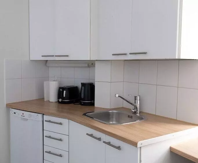 2ndhomes Bright 1br Apartment With Superb Location!