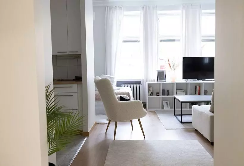 2ndhomes Bright 1br Apartment With Superb Location!