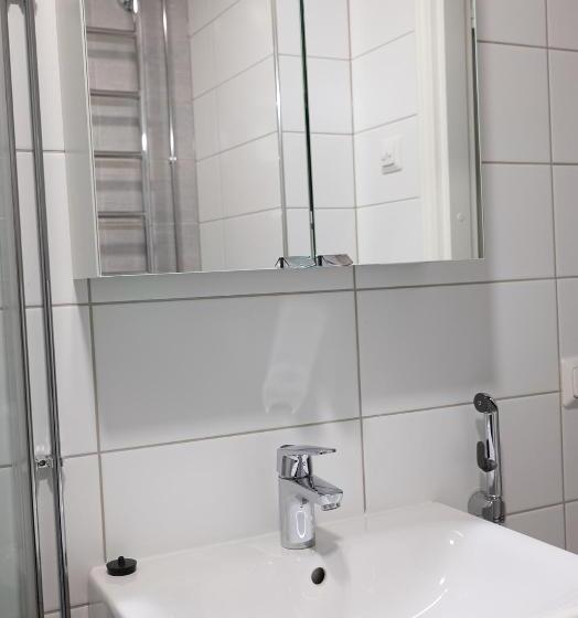 2ndhomes Bright 1br Apartment With Superb Location!