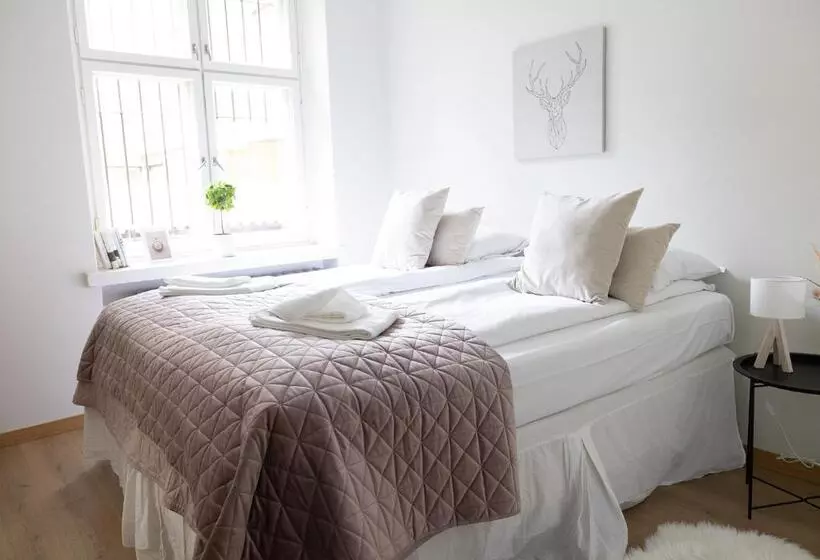 2ndhomes Bright 1br Apartment With Superb Location!