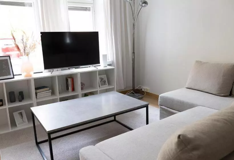2ndhomes Bright 1br Apartment With Superb Location!
