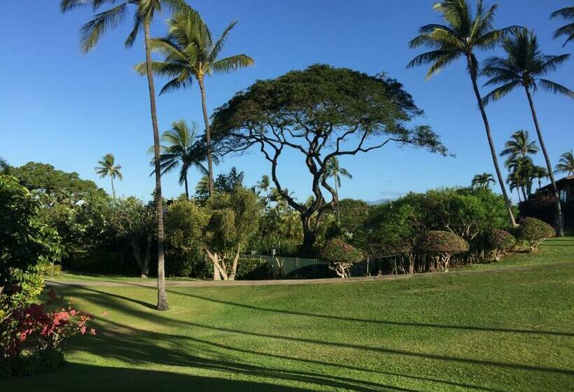 9b Ekahi Village Studio Bath, Garden View   1 Minute Stroll To Beach!