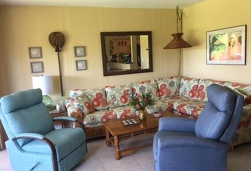 9b Ekahi Village Studio Bath, Garden View   1 Minute Stroll To Beach!