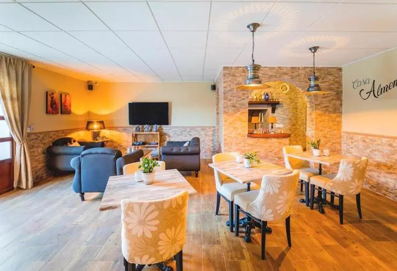 تختخواب و صبحانه Casa Almendros