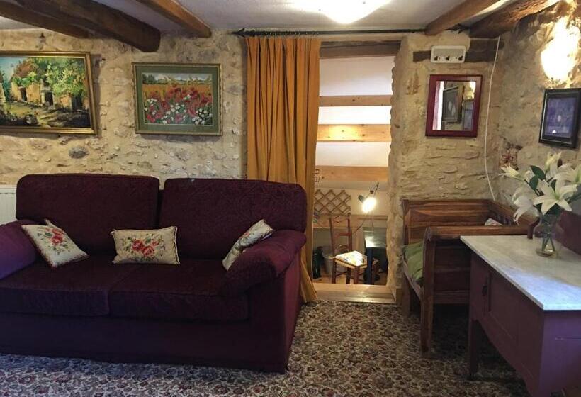 ベッドアンドブレックファースト Chambres D Hotes Les Coustilles