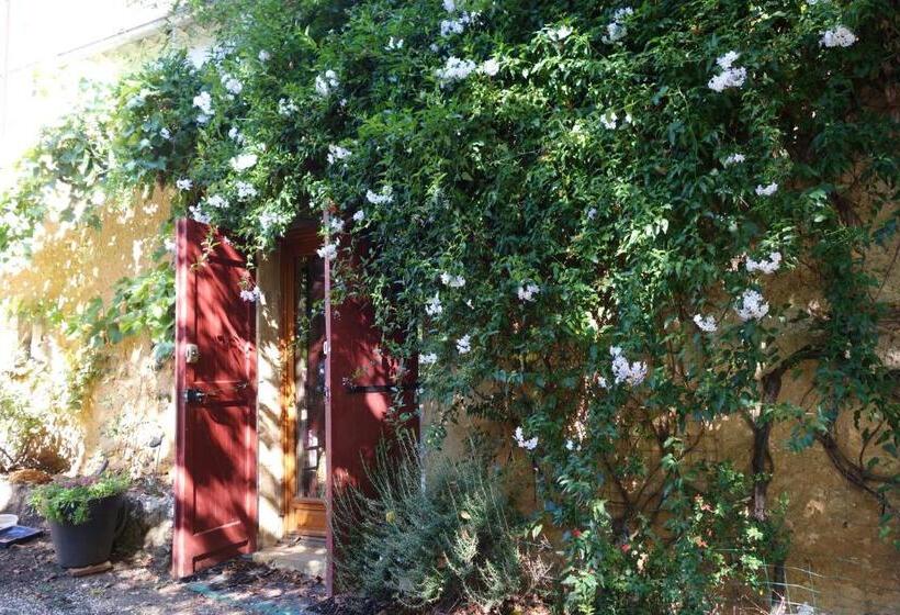 ベッドアンドブレックファースト Chambres D Hotes Les Coustilles