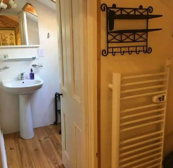Aamiaismajoitus (B&B) Chambres D Hotes Les Coustilles