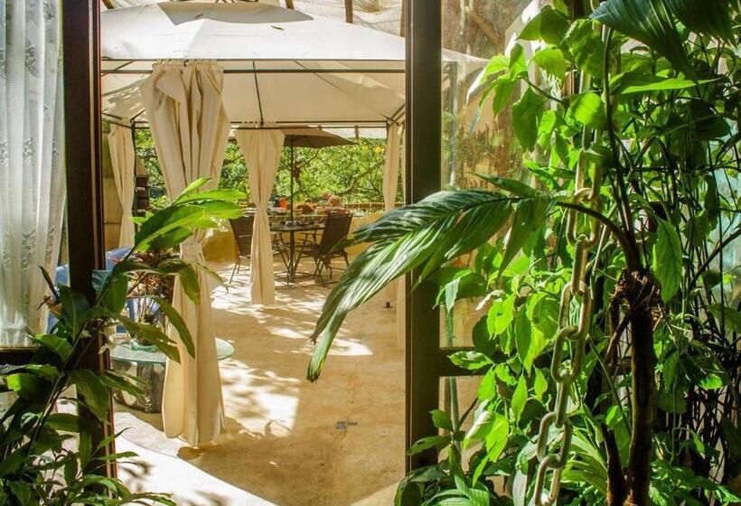 Bed and Breakfast Manacá Suítes Prumirim