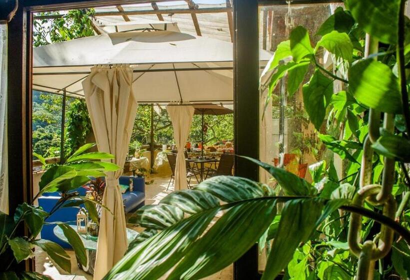 Bed and Breakfast Manacá Suítes Prumirim