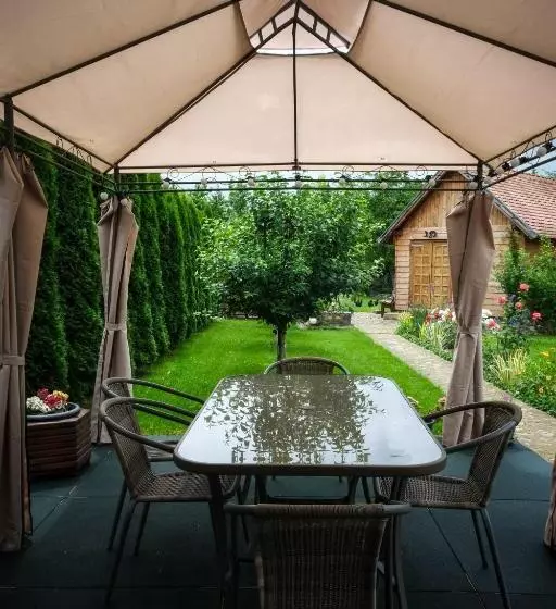 Aamiaismajoitus (B&B) Pensiunea Ileana Adults Only