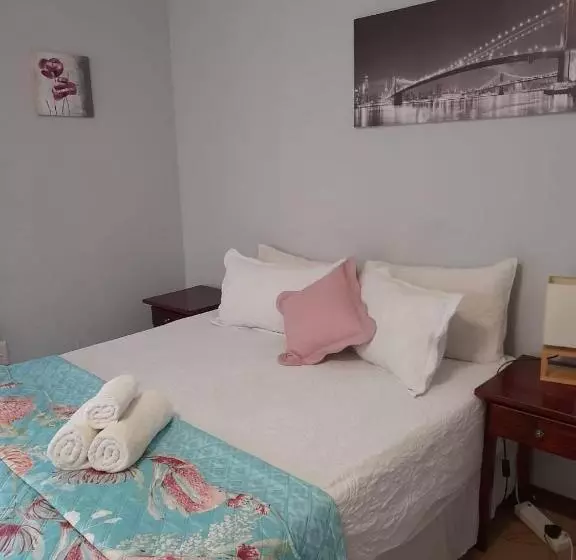 تختخواب و صبحانه Platberg Self Catering