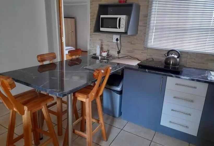 تختخواب و صبحانه Platberg Self Catering