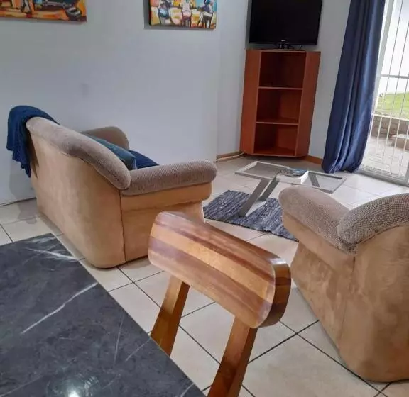 تختخواب و صبحانه Platberg Self Catering