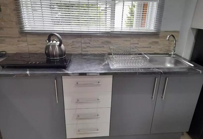 تختخواب و صبحانه Platberg Self Catering