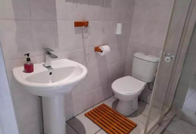 تختخواب و صبحانه Platberg Self Catering