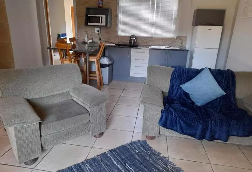 تختخواب و صبحانه Platberg Self Catering