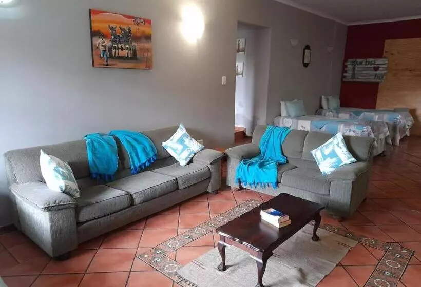 تختخواب و صبحانه Platberg Self Catering