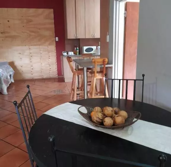 تختخواب و صبحانه Platberg Self Catering