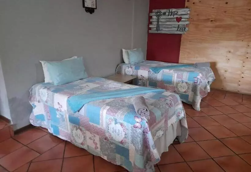 تختخواب و صبحانه Platberg Self Catering