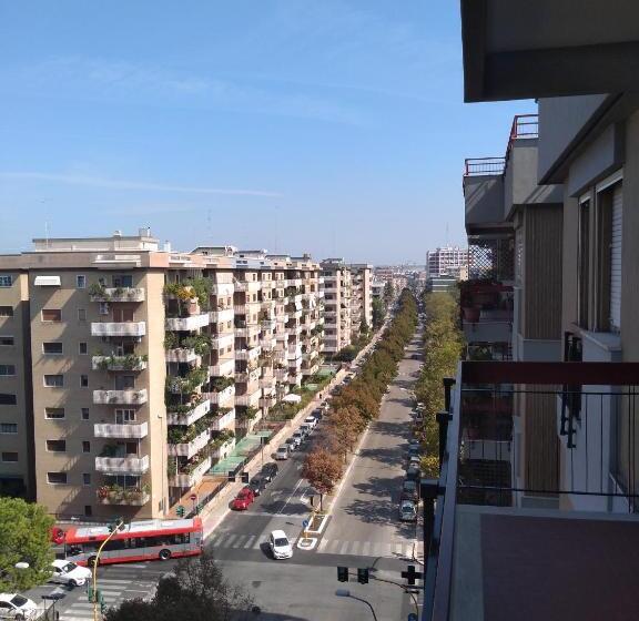 تختخواب و صبحانه Tanzi Home