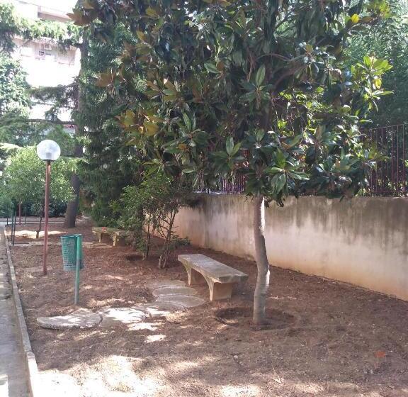 تختخواب و صبحانه Tanzi Home