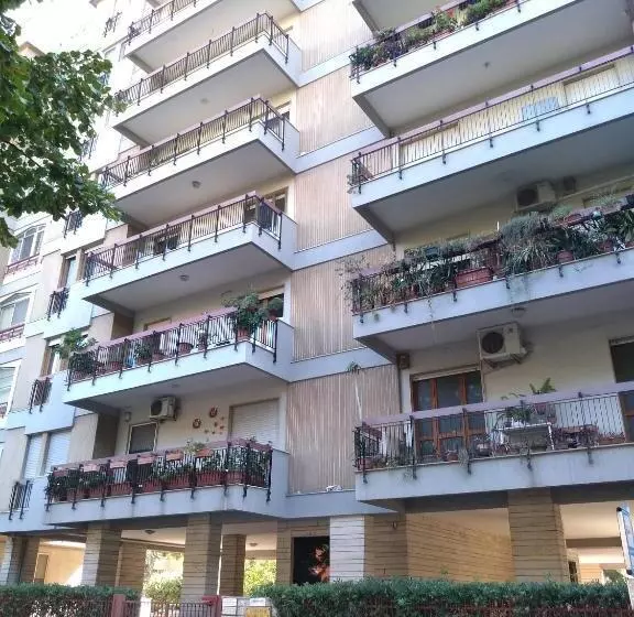 تختخواب و صبحانه Tanzi Home