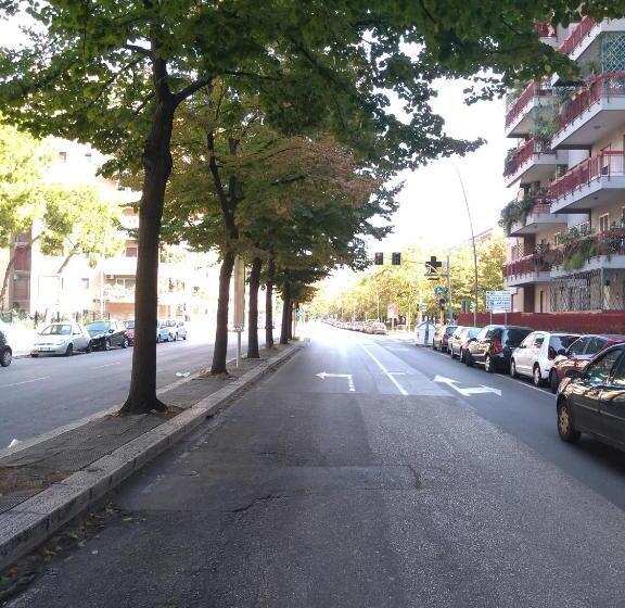 تختخواب و صبحانه Tanzi Home