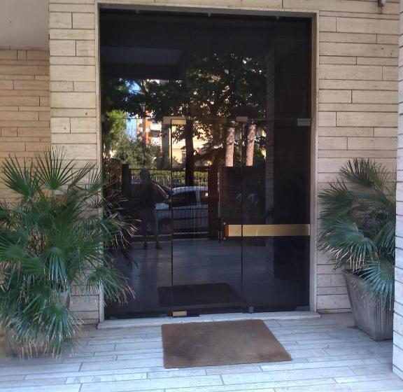 تختخواب و صبحانه Tanzi Home