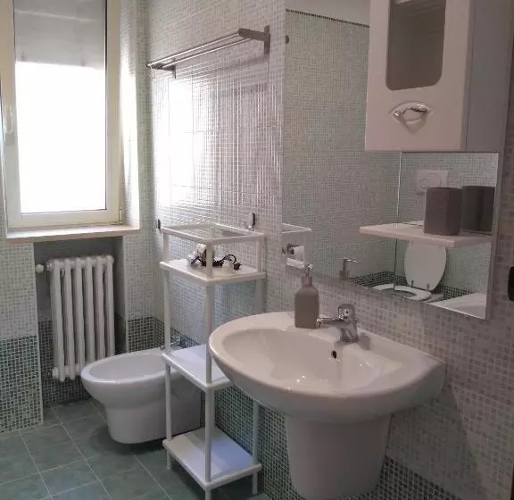 تختخواب و صبحانه Tanzi Home