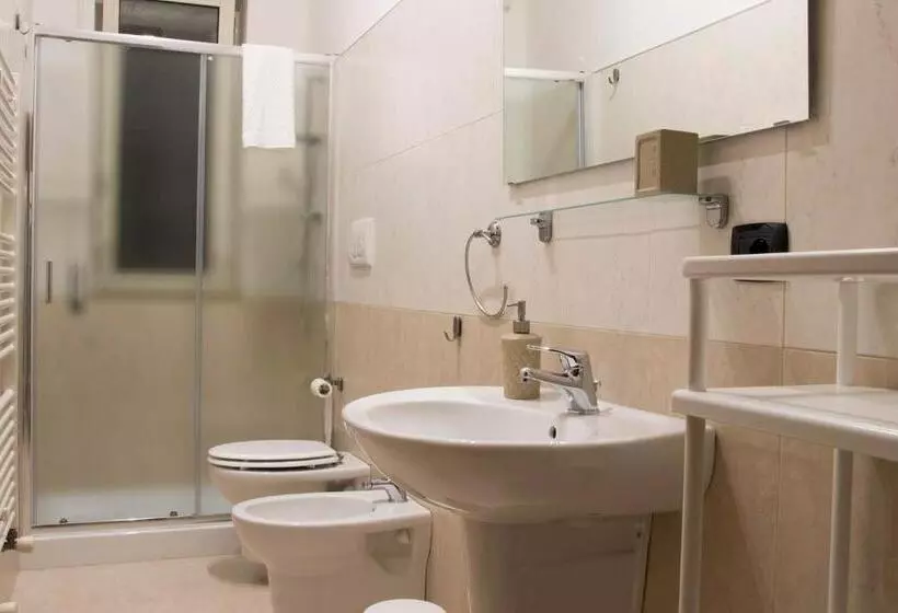 تختخواب و صبحانه Tanzi Home