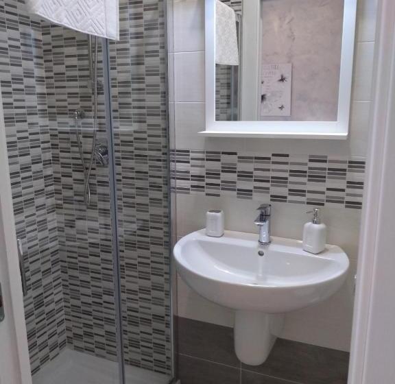 تختخواب و صبحانه Tanzi Home