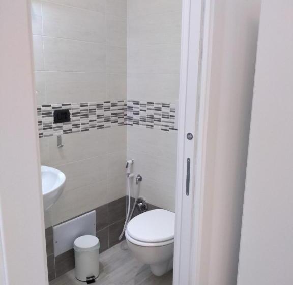 تختخواب و صبحانه Tanzi Home