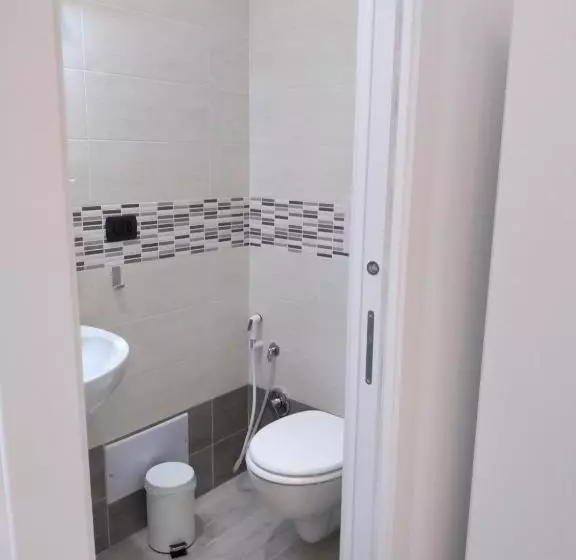 تختخواب و صبحانه Tanzi Home